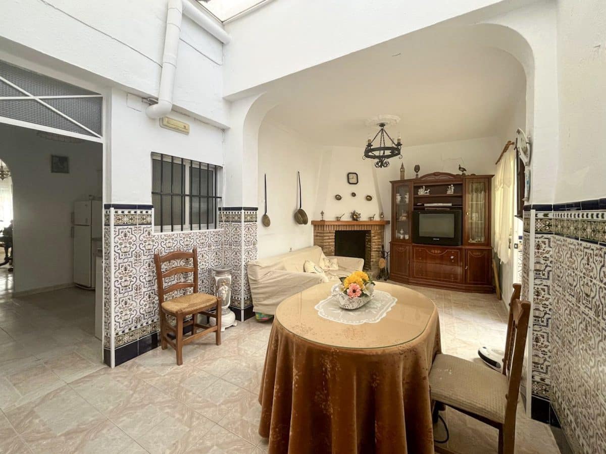 5 bedroom Townhouse for sale in El Gastor with garage - € 199,995 (Ref: 10111510)