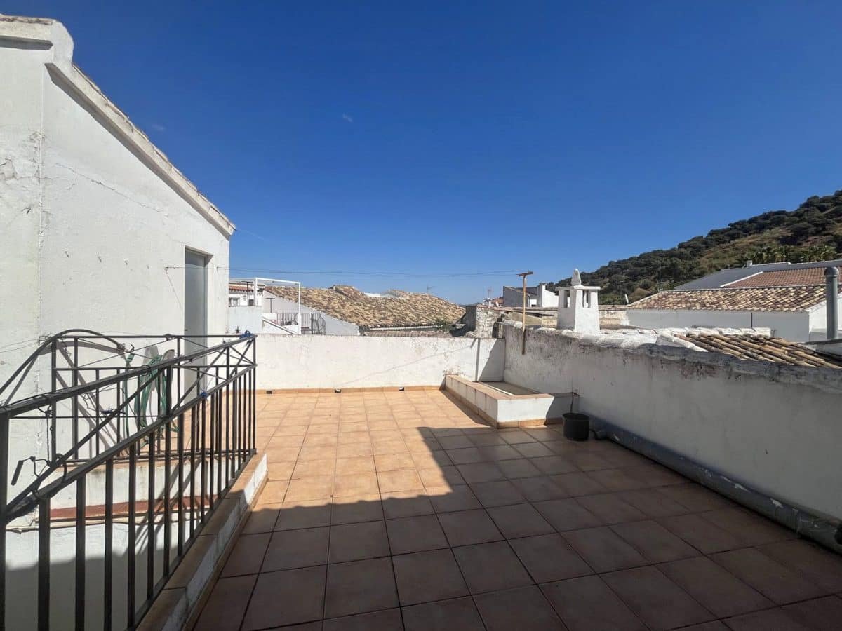 5 bedroom Townhouse for sale in El Gastor with garage - € 199,995 (Ref: 10111510)