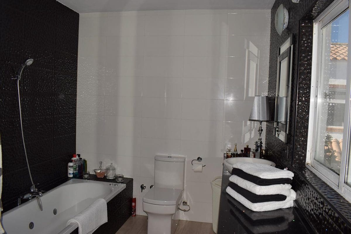 10 soverom Finca/Herregård til salgs i Pruna med svømmebasseng - € 1 500 000 (Ref: 2121027)