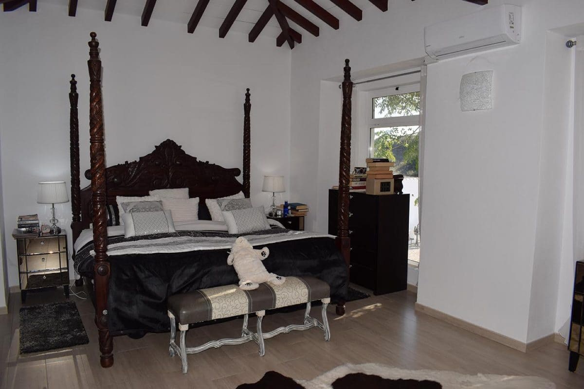 10 soverom Finca/Herregård til salgs i Pruna med svømmebasseng - € 1 500 000 (Ref: 2121027)