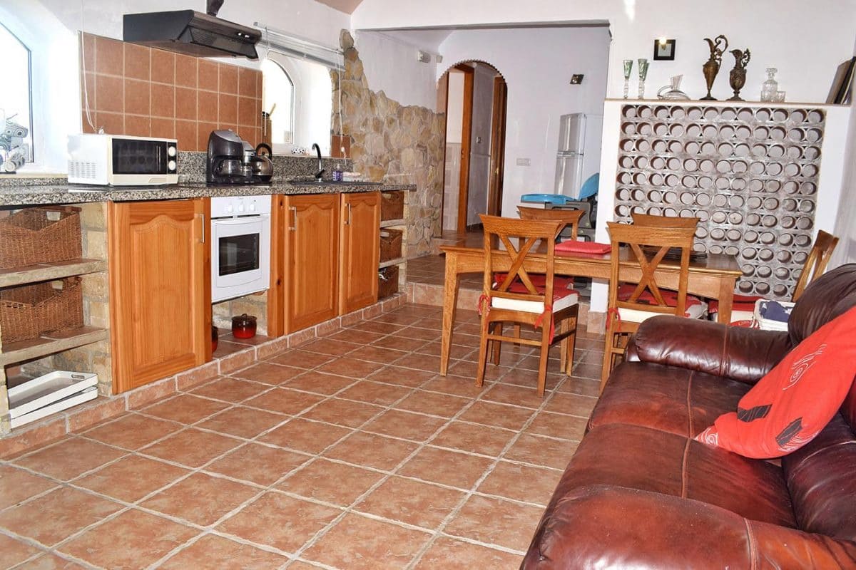 10 soverom Finca/Herregård til salgs i Pruna med svømmebasseng - € 1 500 000 (Ref: 2121027)