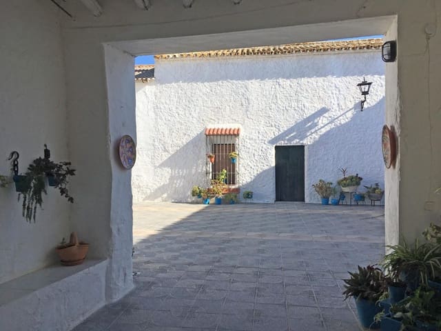6 bedroom Finca/Country House for sale in Morón de la Frontera with pool - € 850,000 (Ref: 2179408)