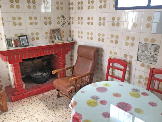 4 quarto Moradia em Banda para venda em Pruna - 59 000 € (Ref: 2180369)