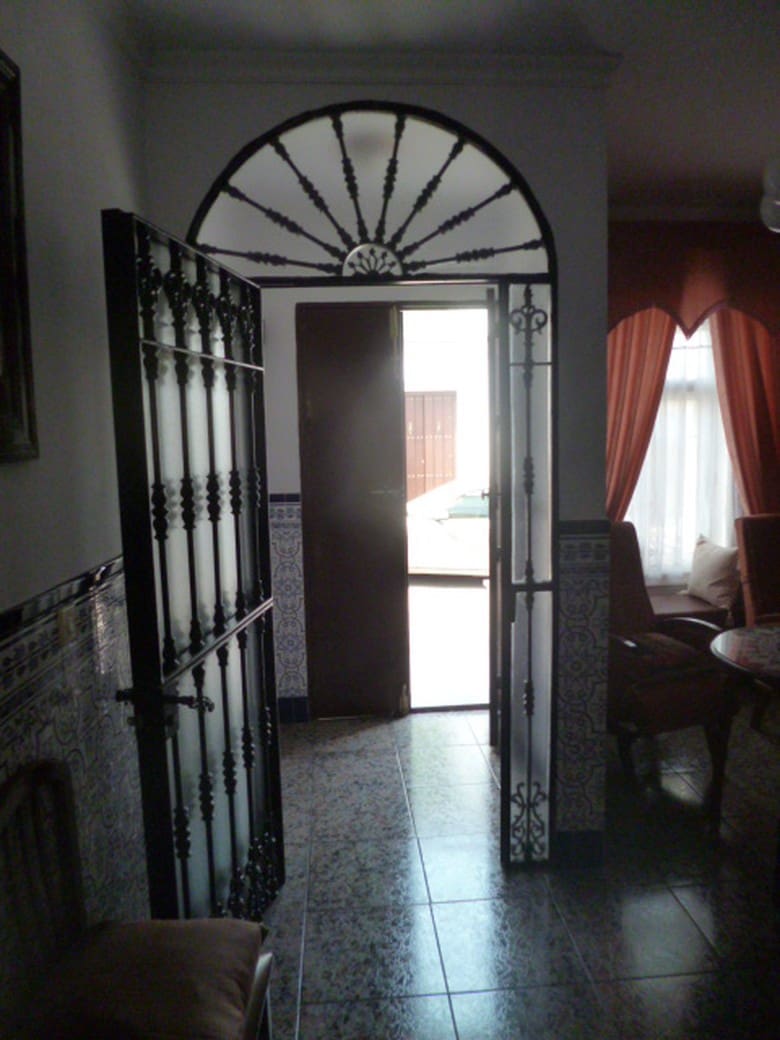 3 bedroom Townhouse for sale in Olvera - € 95,000 (Ref: 2295144)