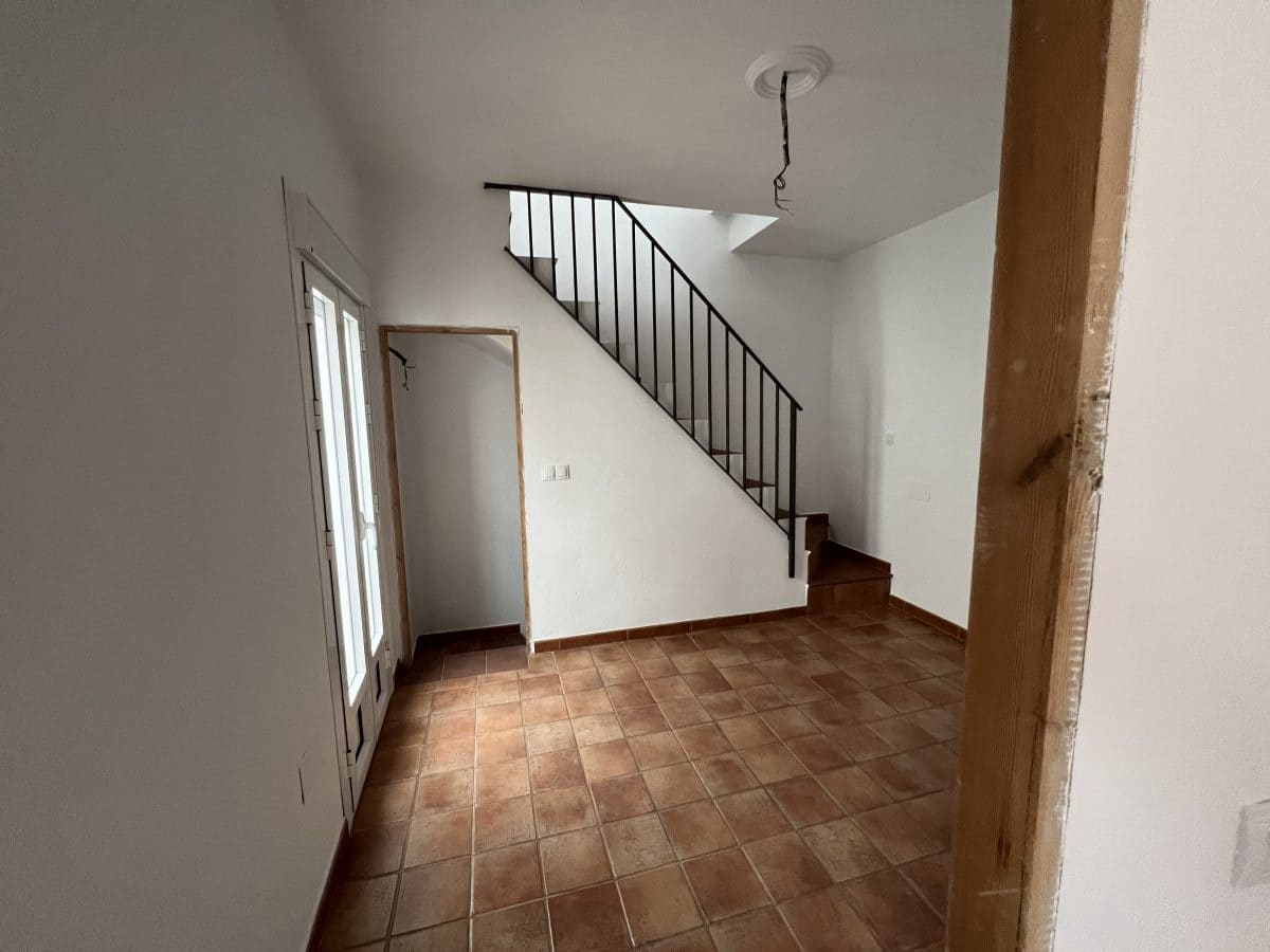 Townhouse for sale in Olvera - € 48,500 (Ref: 2314381)