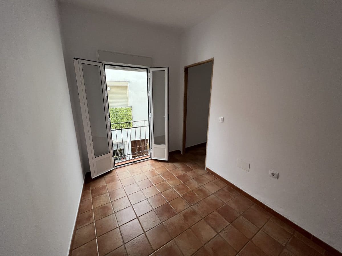 Townhouse for sale in Olvera - € 48,500 (Ref: 2314381)