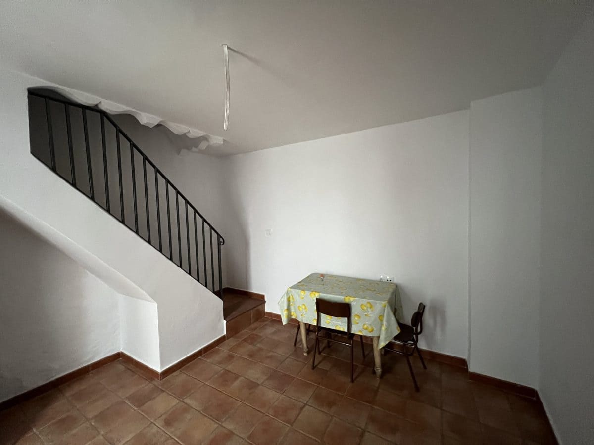 Townhouse for sale in Olvera - € 48,500 (Ref: 2314381)