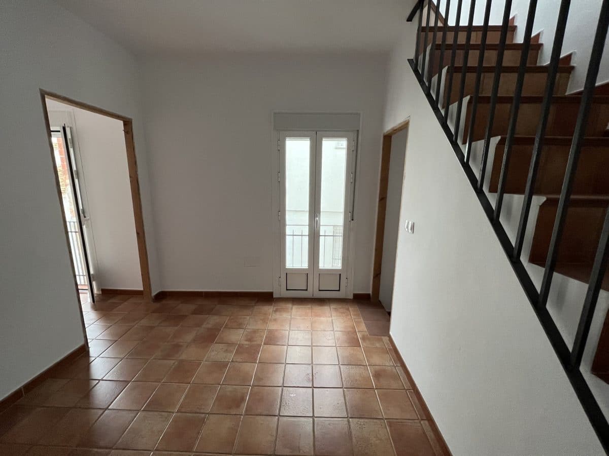 Townhouse for sale in Olvera - € 48,500 (Ref: 2314381)