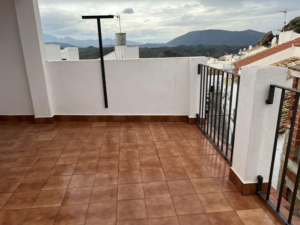 Townhouse for sale in Olvera - € 48,500 (Ref: 2314381)