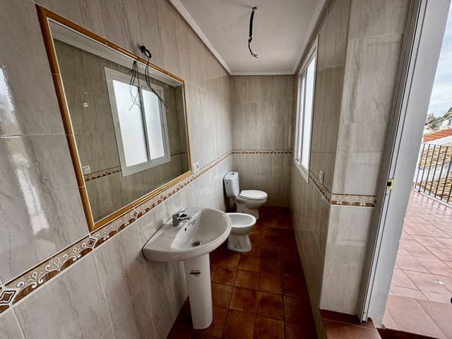 Casa em Banda para venda em Olvera - 48 500 € (Ref: 2314381)