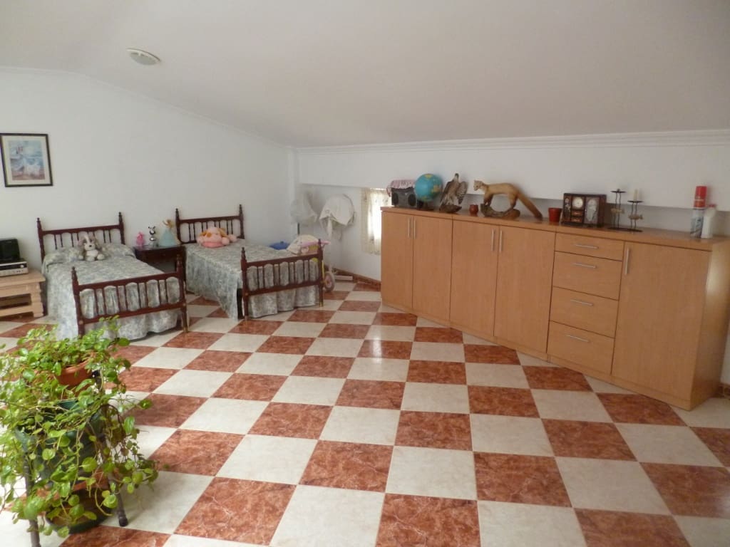 5 bedroom Townhouse for sale in Olvera - € 290,000 (Ref: 2727439)