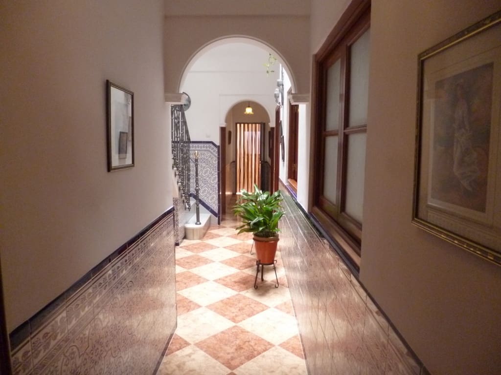 5 bedroom Townhouse for sale in Olvera - € 290,000 (Ref: 2727439)