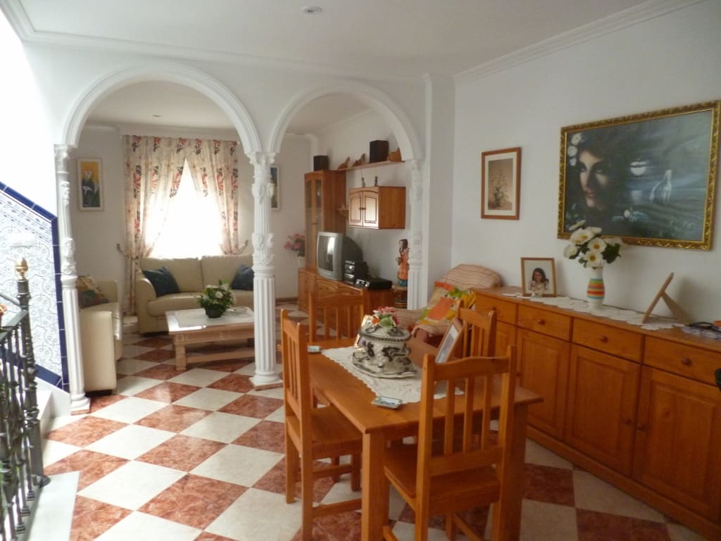 5 bedroom Townhouse for sale in Olvera - € 290,000 (Ref: 2727439)