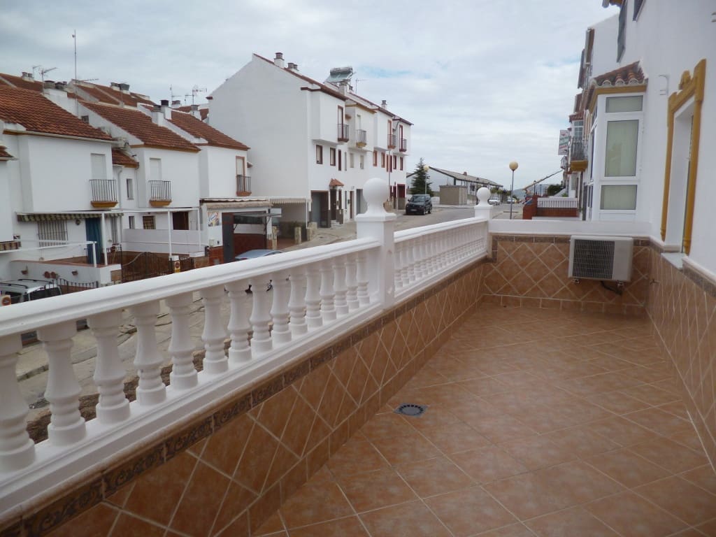 5 bedroom Townhouse for sale in Olvera - € 290,000 (Ref: 2727439)
