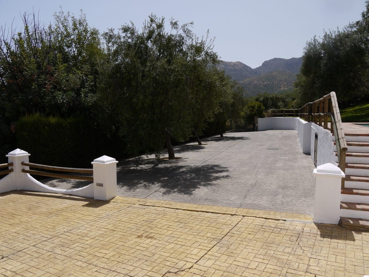 3 quarto Moradia para venda em Zahara de la Sierra com piscina - 470 000 € (Ref: 3211562)