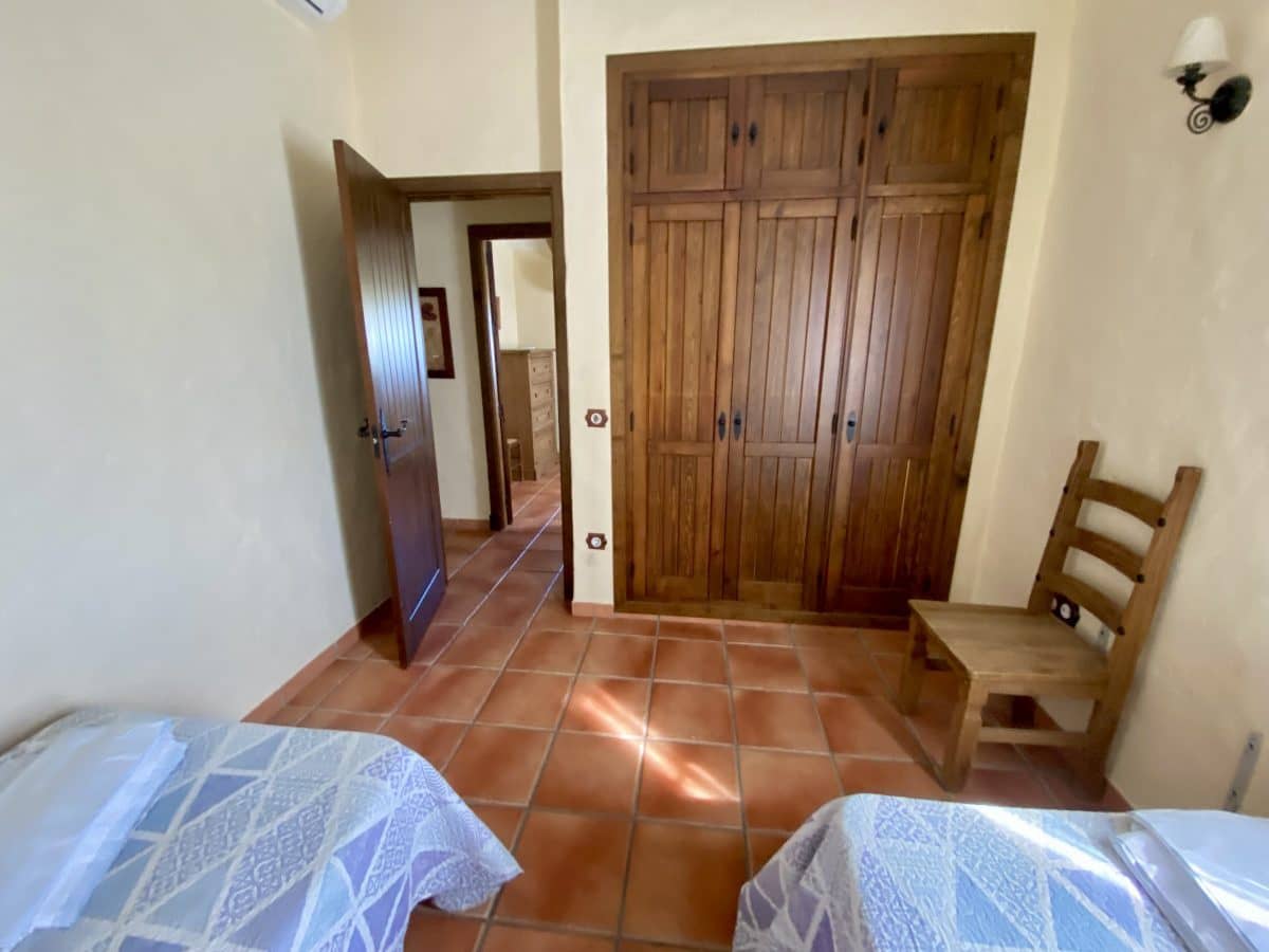 3 quarto Moradia para venda em Zahara de la Sierra com piscina - 470 000 € (Ref: 3211562)