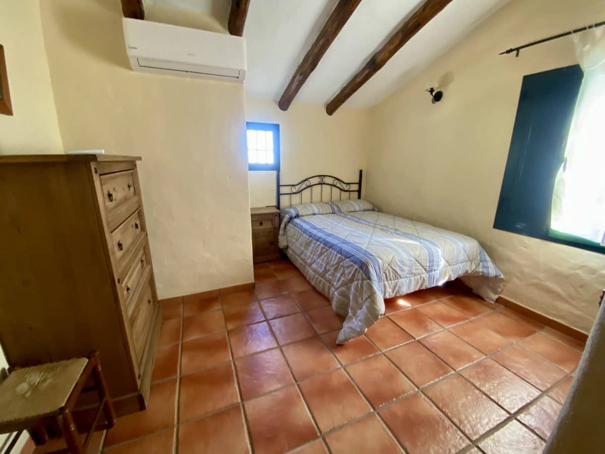 3 quarto Moradia para venda em Zahara de la Sierra com piscina - 470 000 € (Ref: 3211562)