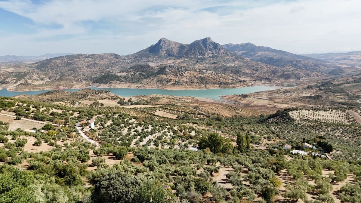 3 quarto Moradia para venda em Zahara de la Sierra com piscina - 470 000 € (Ref: 3211562)