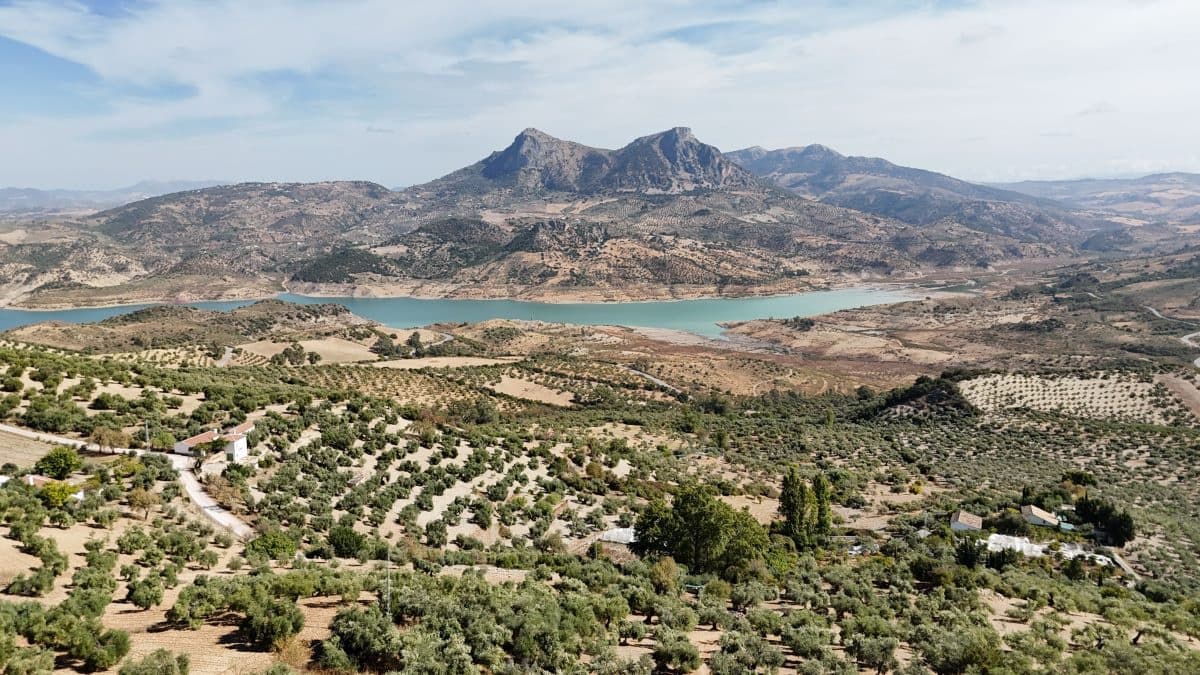 3 quarto Moradia para venda em Zahara de la Sierra com piscina - 470 000 € (Ref: 3211562)