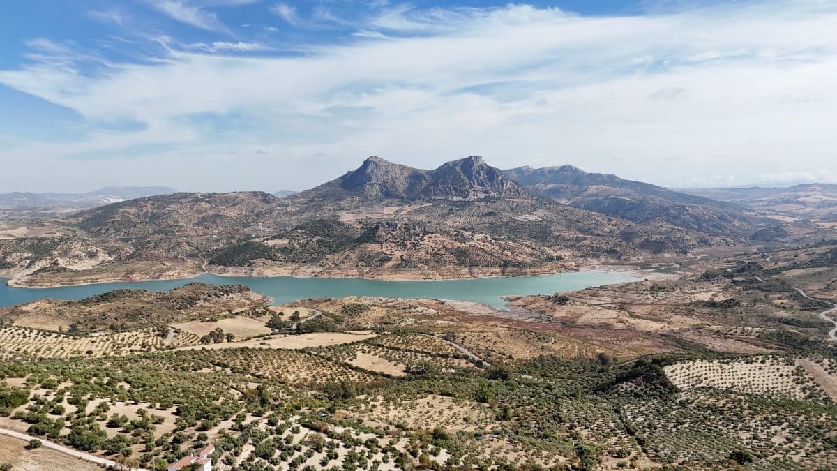 3 quarto Moradia para venda em Zahara de la Sierra com piscina - 470 000 € (Ref: 3211562)