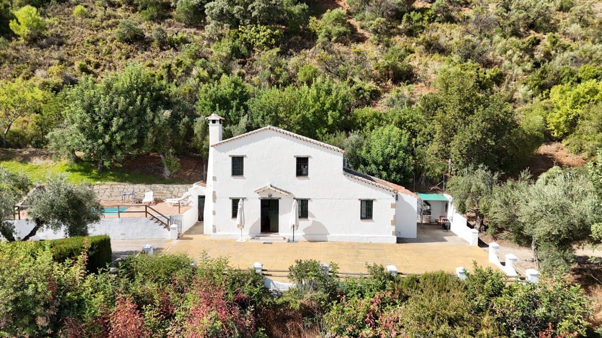 3 quarto Moradia para venda em Zahara de la Sierra com piscina - 470 000 € (Ref: 3211562)