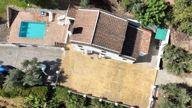 3 slaapkamer Villa te koop in Zahara de la Sierra met zwembad - € 470.000 (Ref: 3211562)