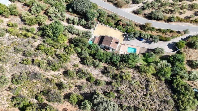 3 slaapkamer Villa te koop in Zahara de la Sierra met zwembad - € 470.000 (Ref: 3211562)