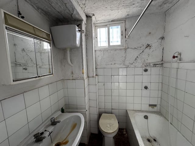 2 bedroom Townhouse for sale in Olvera - € 57,000 (Ref: 3332929)