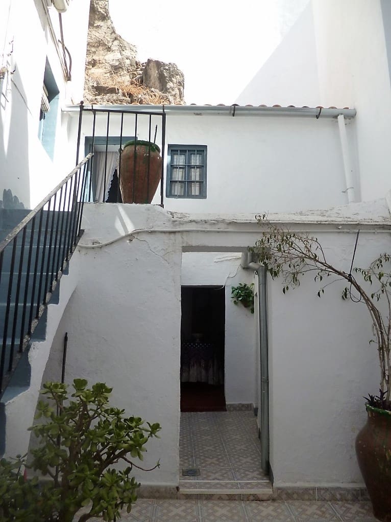 5 bedroom Townhouse for sale in Olvera - € 65,000 (Ref: 4160900)