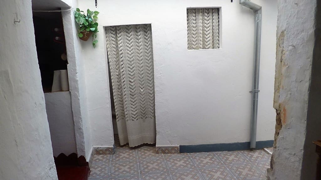 5 bedroom Townhouse for sale in Olvera - € 65,000 (Ref: 4160900)