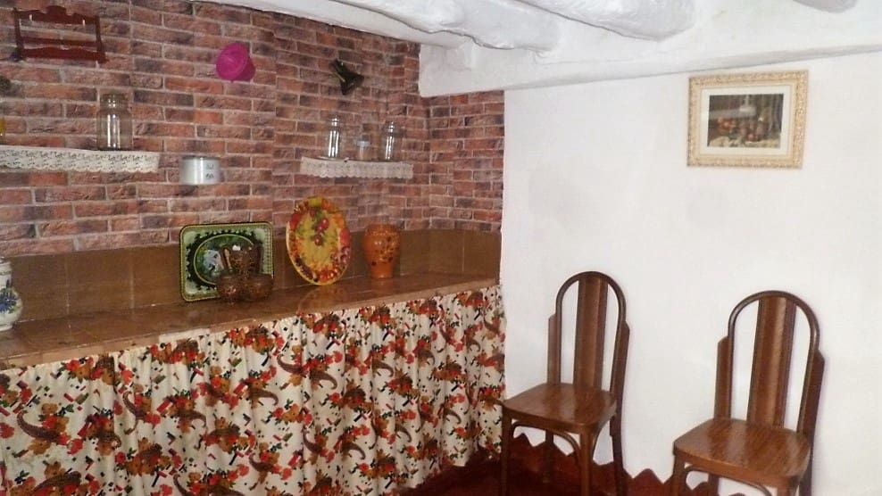 5 bedroom Townhouse for sale in Olvera - € 65,000 (Ref: 4160900)