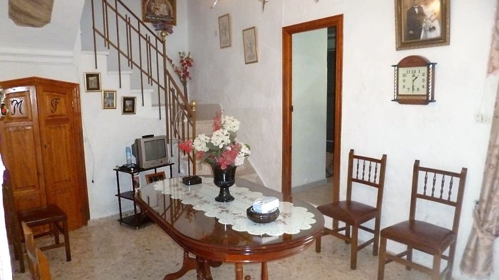5 bedroom Townhouse for sale in Olvera - € 65,000 (Ref: 4160900)