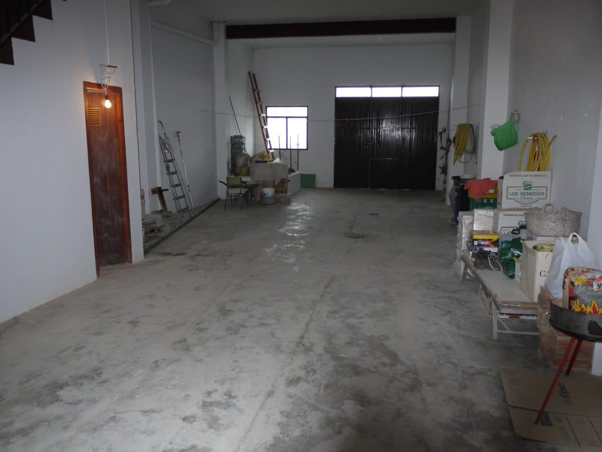 6 sypialnia Dom na sprzedaż w Olvera - 180 000 € (Ref: 4411838)