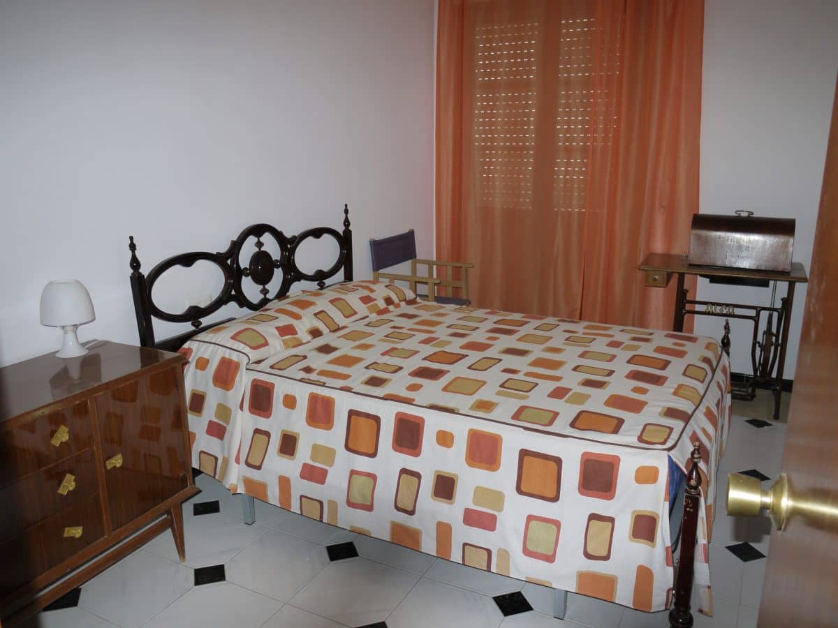 6 sypialnia Dom na sprzedaż w Olvera - 180 000 € (Ref: 4411838)