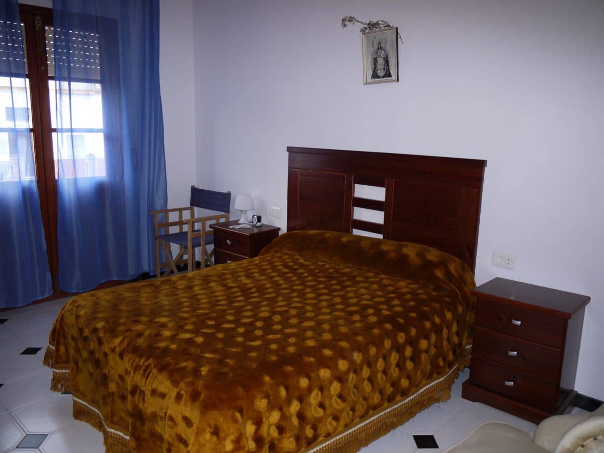 6 sypialnia Dom na sprzedaż w Olvera - 180 000 € (Ref: 4411838)