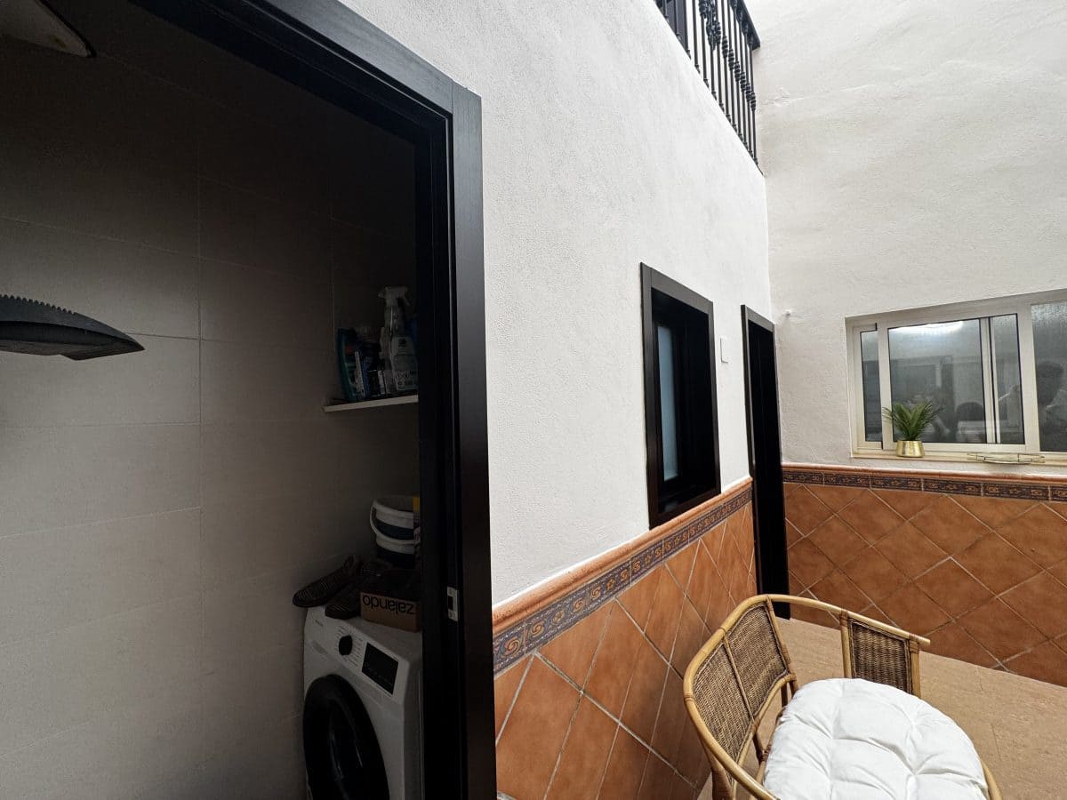 5 bedroom Townhouse for sale in Pruna with pool - € 150,000 (Ref: 4913677)