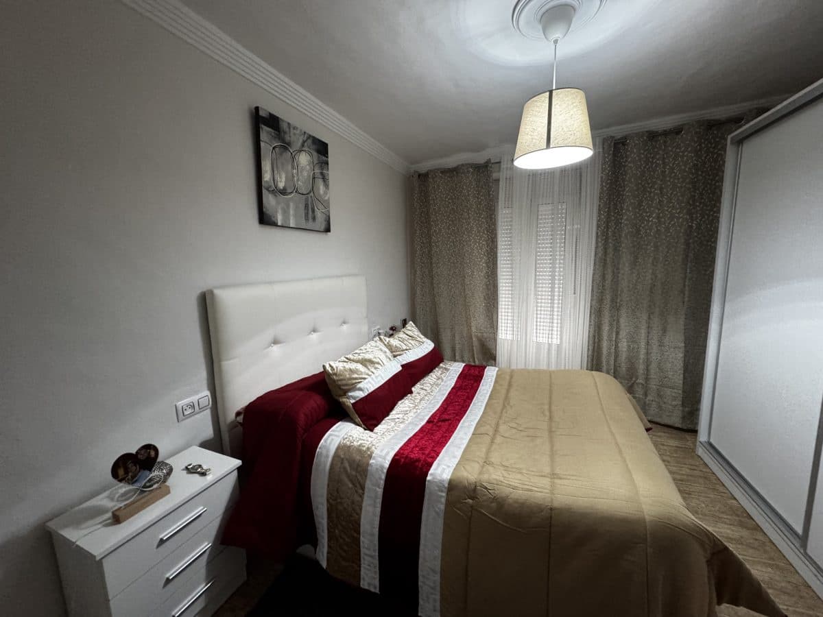 5 bedroom Townhouse for sale in Pruna with pool - € 150,000 (Ref: 4913677)