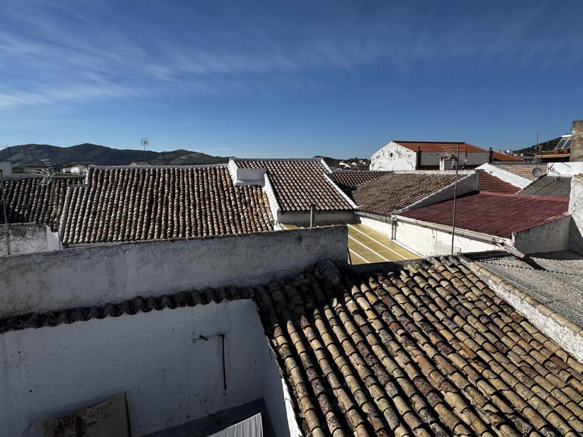 5 bedroom Townhouse for sale in Pruna with pool - € 150,000 (Ref: 4913677)