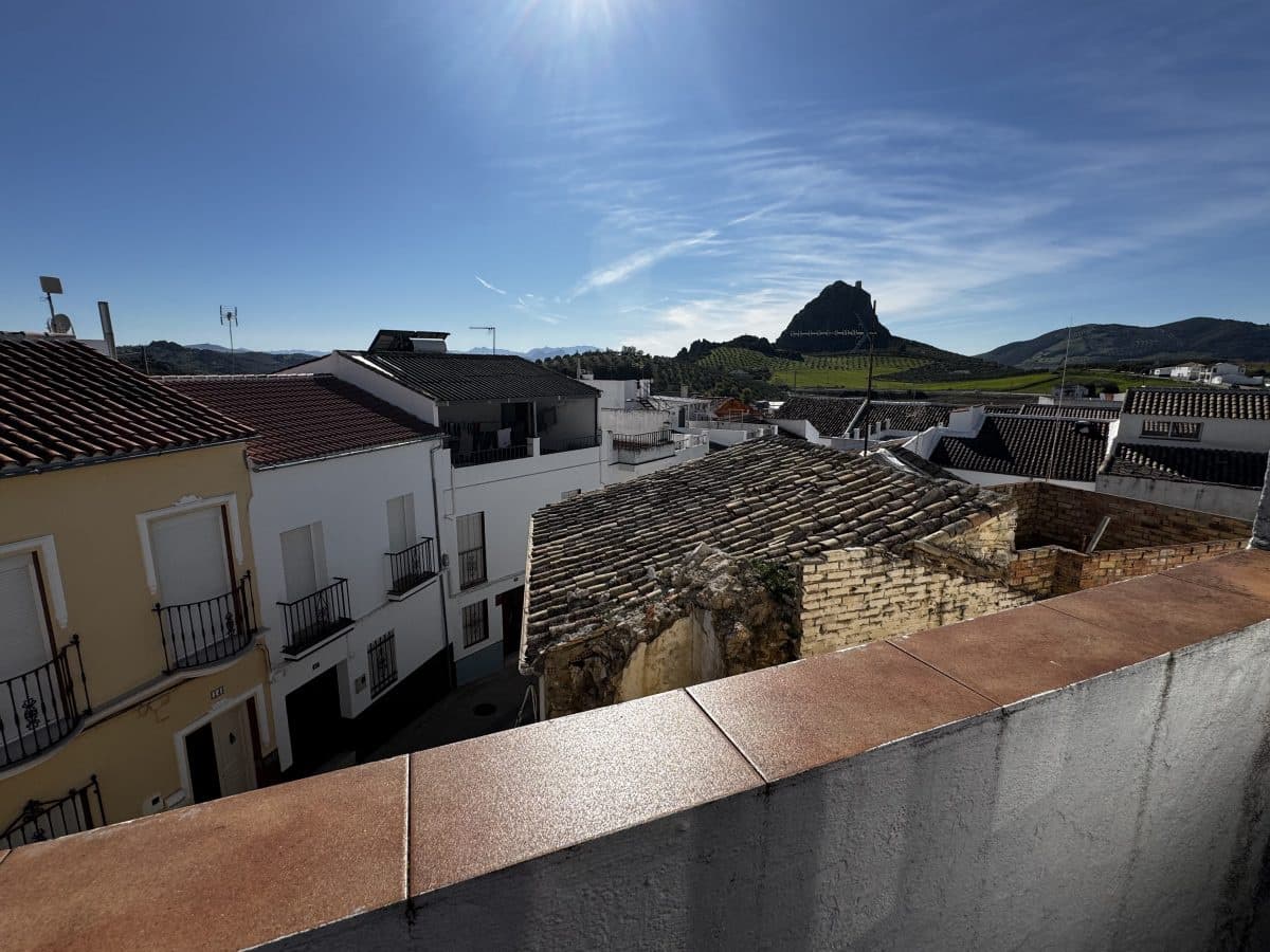 5 bedroom Townhouse for sale in Pruna with pool - € 150,000 (Ref: 4913677)