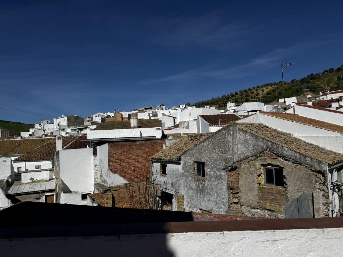 5 bedroom Townhouse for sale in Pruna with pool - € 150,000 (Ref: 4913677)