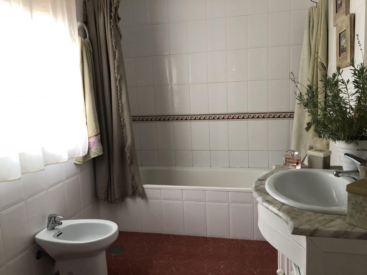 6 bedroom Townhouse for sale in Pruna with pool - € 180,000 (Ref: 5016780)