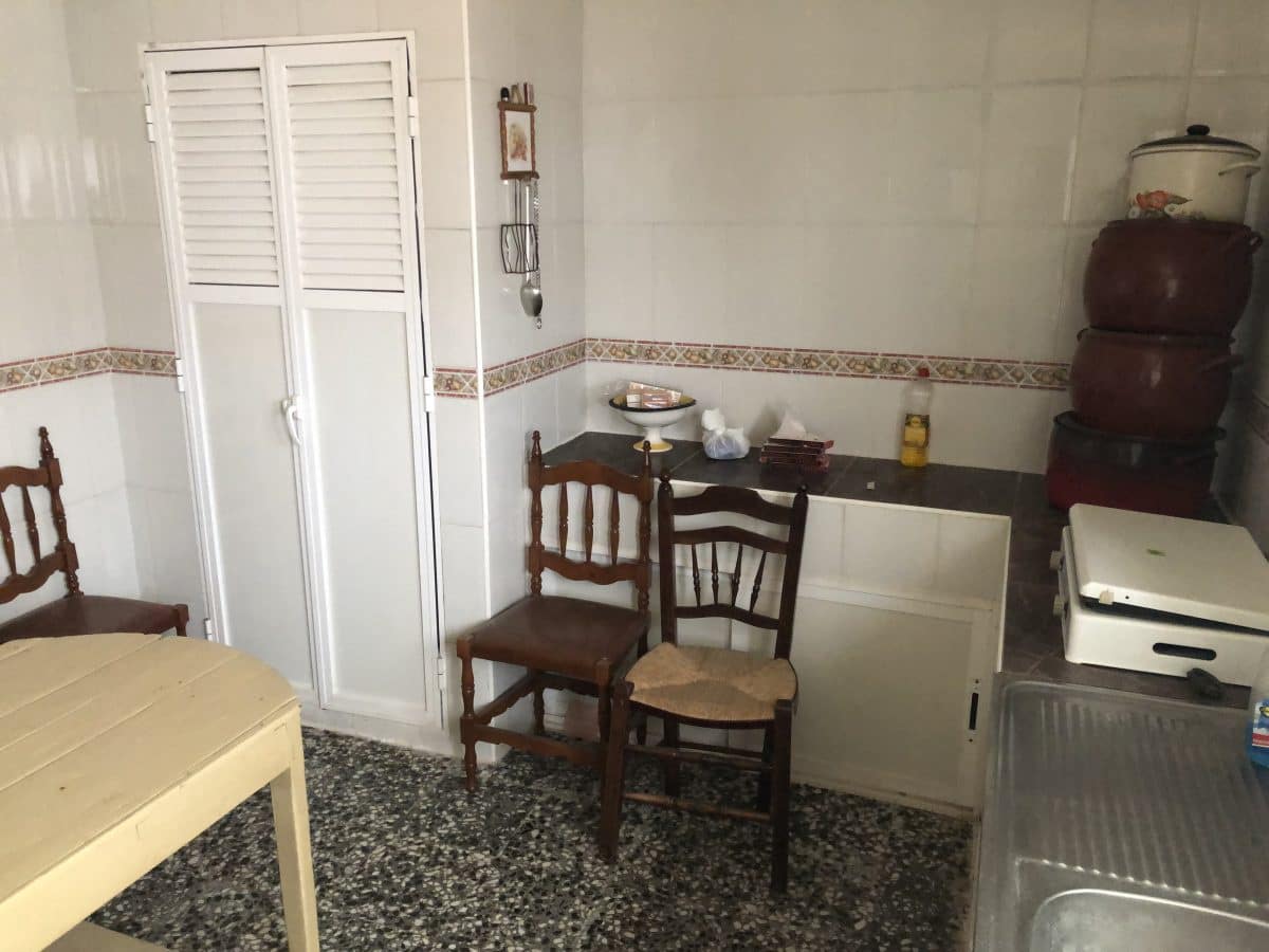 6 bedroom Townhouse for sale in Pruna with pool - € 180,000 (Ref: 5016780)