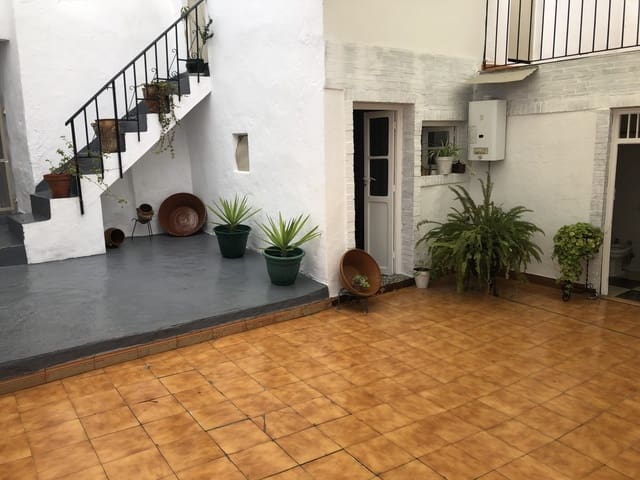 6 bedroom Townhouse for sale in Pruna with pool - € 180,000 (Ref: 5016780)