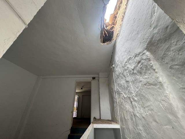 3 slaapkamer Huis te koop in Olvera - € 29.995 (Ref: 5055985)