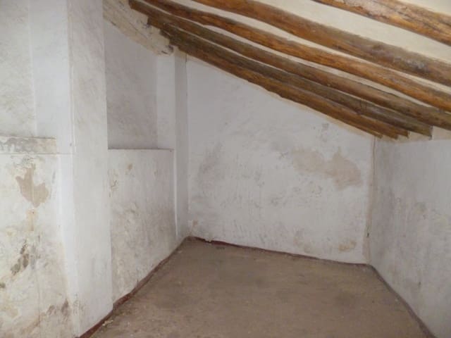 Hus til salgs i Pruna - € 38 000 (Ref: 5130536)