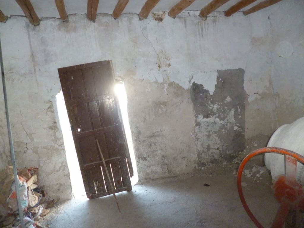 Byhus til salg i Pruna - € 38.000 (Ref: 5130536)