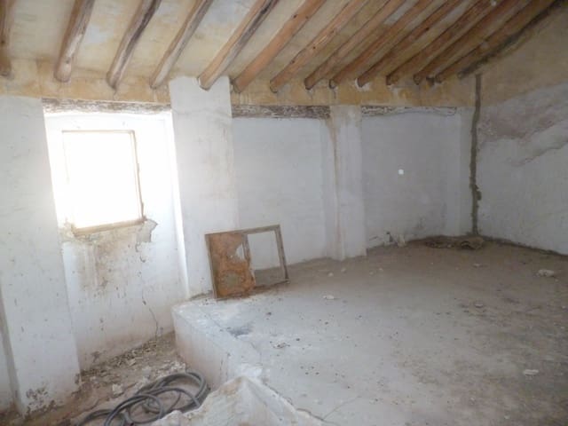 Hus til salgs i Pruna - € 38 000 (Ref: 5130536)