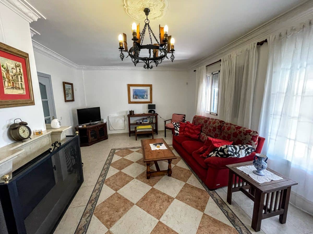 6 soveværelse Finca/Landehus til salg i Olvera med swimmingpool - € 450.000 (Ref: 5130539)