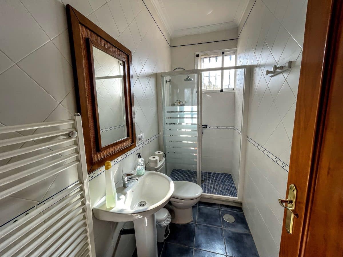 6 soveværelse Finca/Landehus til salg i Olvera med swimmingpool - € 450.000 (Ref: 5130539)