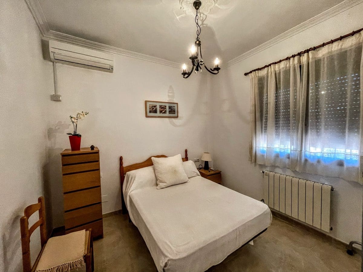 6 soveværelse Finca/Landehus til salg i Olvera med swimmingpool - € 450.000 (Ref: 5130539)